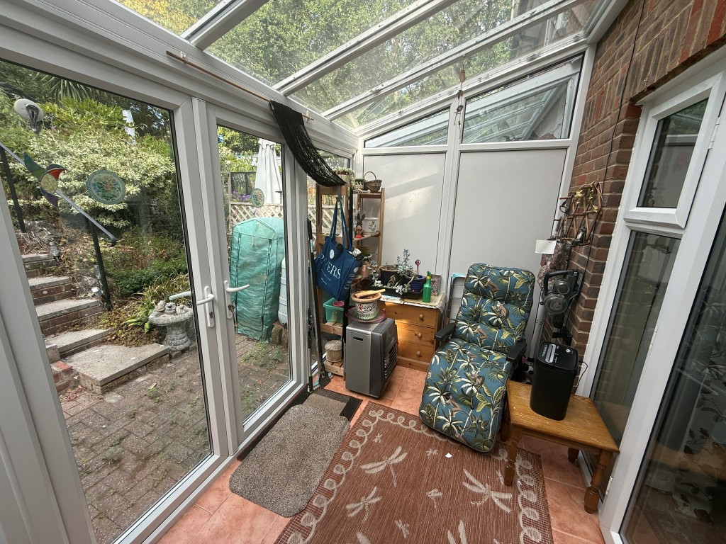 Lot: 131 - TWO-BEDROOM HOUSE FOR INVESTMENT OR OCCUPATION - Conservatory